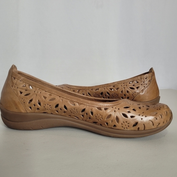 David Tate Women's Sela Tan Leather Cut Out Slip-On Ballet Flats - Size 11WW - Picture 3 of 13